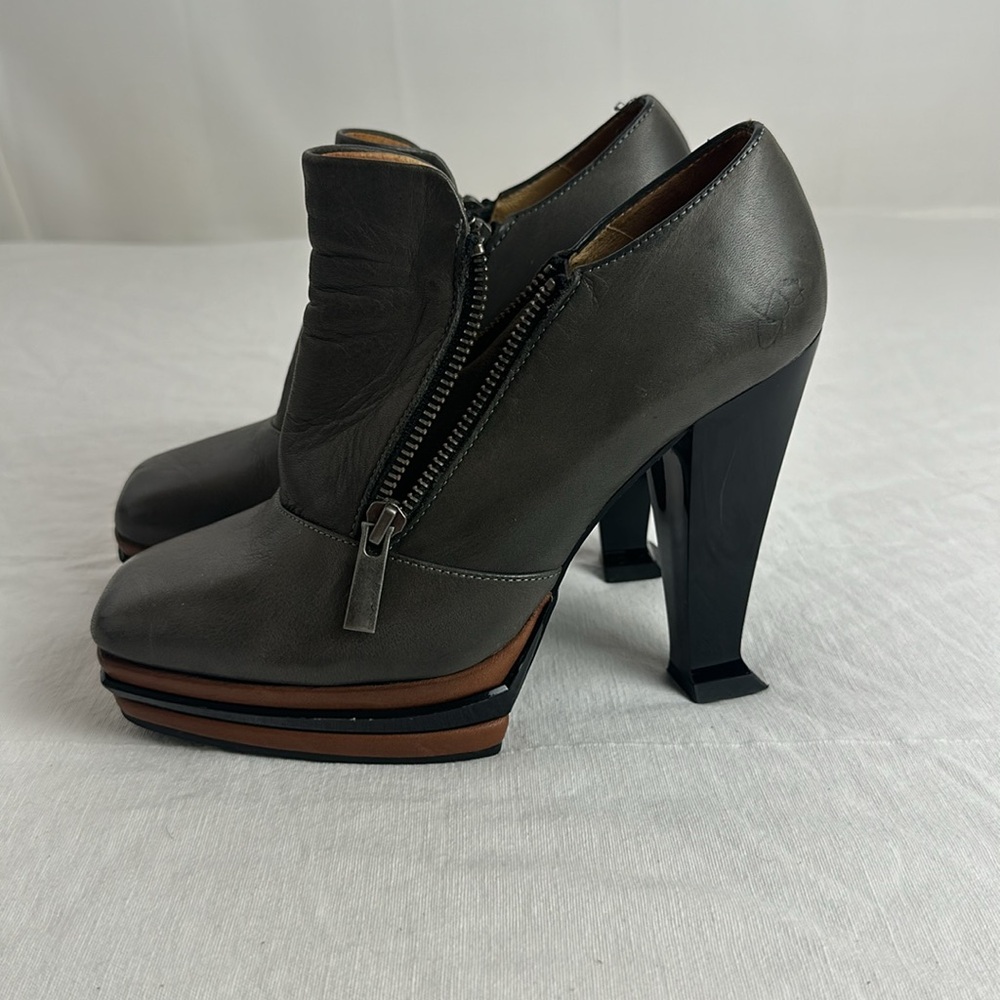 John Fluevog heels - Picture 2 of 7